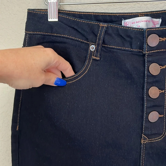 NO BOUNDARIES dark wash stretchy skinny jeans with high waist button fly - Picture 4 of 8